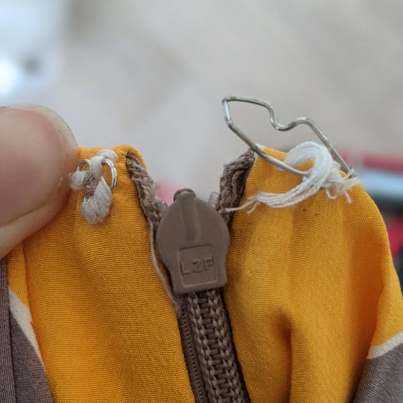 Kookai silk skirt size 34 (size 2 US) - Picture 3 of 4